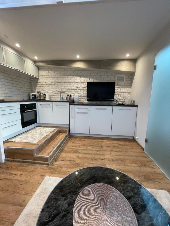 Warynskiego 9 - Piekna Panorama Miasta - Smart Tv 42 Cale - Wifi - Ekspres Kapsulkowy - W Pelni Wyposazona Kuchnia Varsavia Esterno foto